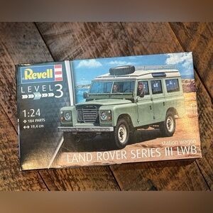 Revell Land Rover Building Set Level 3